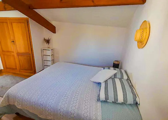 펜션 Charmante Maisonette Au Calme