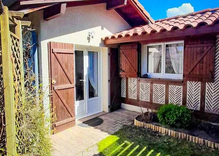 펜션 Charmante Maisonette Au Calme